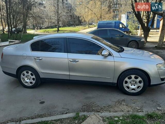 Серый Фольксваген Пассат, объемом двигателя 1.8 л и пробегом 229 тыс. км за 7550 $, фото 12 на Automoto.ua