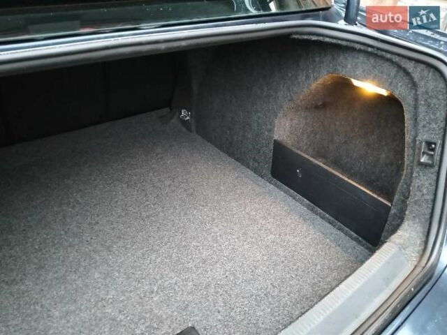 Серый Фольксваген Пассат, объемом двигателя 1.97 л и пробегом 262 тыс. км за 8700 $, фото 27 на Automoto.ua