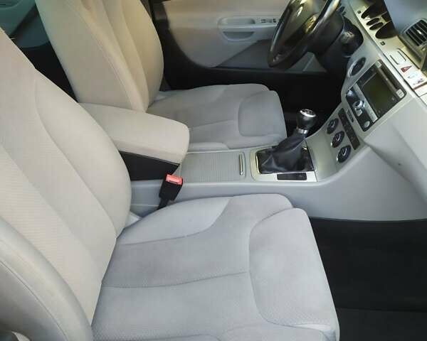 Серый Фольксваген Пассат, объемом двигателя 2 л и пробегом 260 тыс. км за 8500 $, фото 2 на Automoto.ua