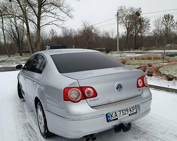 Серый Фольксваген Пассат, объемом двигателя 1.8 л и пробегом 263 тыс. км за 4499 $, фото 1 на Automoto.ua