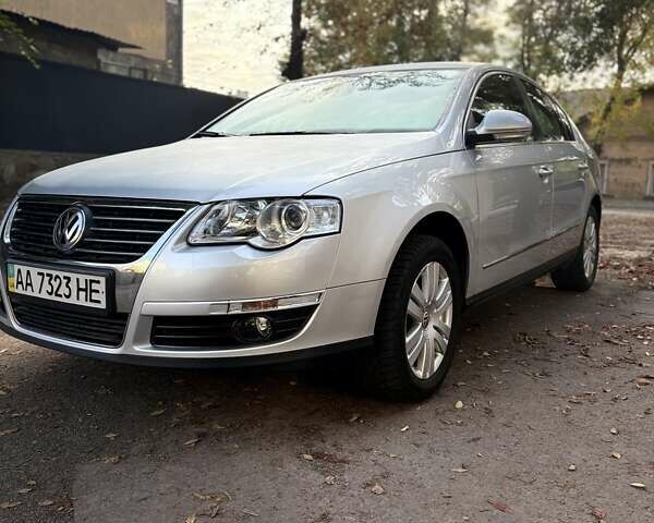 Серый Фольксваген Пассат, объемом двигателя 1.8 л и пробегом 128 тыс. км за 10700 $, фото 1 на Automoto.ua