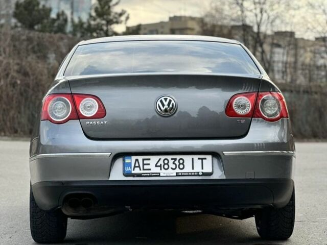 Сірий Фольксваген Пассат, об'ємом двигуна 1.8 л та пробігом 174 тис. км за 5800 $, фото 1 на Automoto.ua