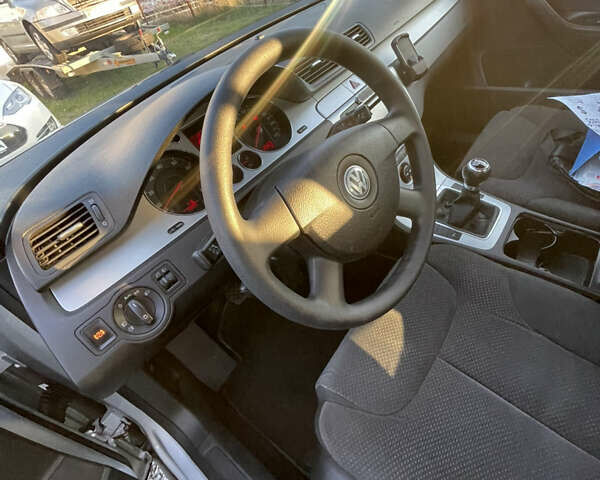 Сірий Фольксваген Пассат, об'ємом двигуна 1.4 л та пробігом 155 тис. км за 6400 $, фото 23 на Automoto.ua