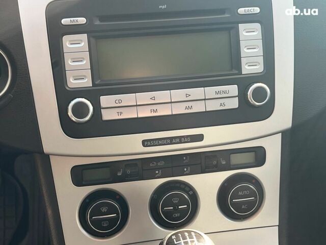 Серый Фольксваген Пассат, объемом двигателя 1.8 л и пробегом 258 тыс. км за 7390 $, фото 18 на Automoto.ua