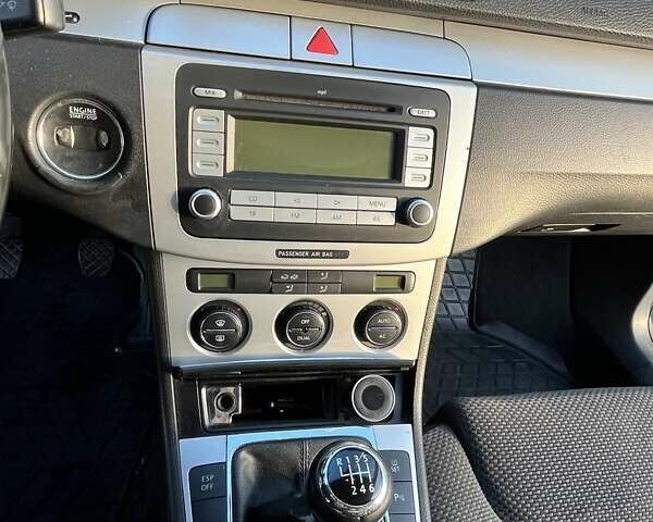 Сірий Фольксваген Пассат, об'ємом двигуна 1.97 л та пробігом 266 тис. км за 6700 $, фото 10 на Automoto.ua