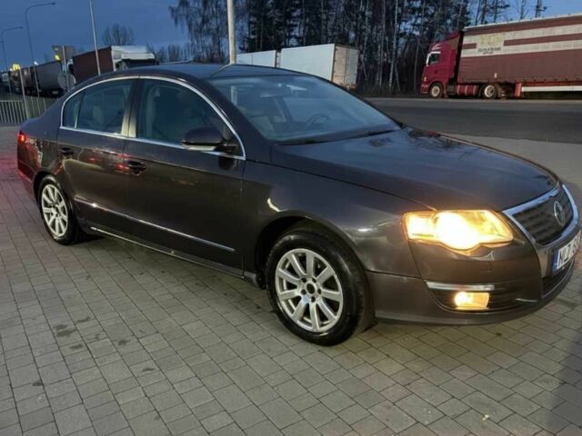 Серый Фольксваген Пассат, объемом двигателя 2 л и пробегом 280 тыс. км за 2400 $, фото 3 на Automoto.ua