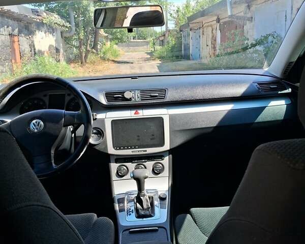 Серый Фольксваген Пассат, объемом двигателя 1.8 л и пробегом 255 тыс. км за 6900 $, фото 1 на Automoto.ua