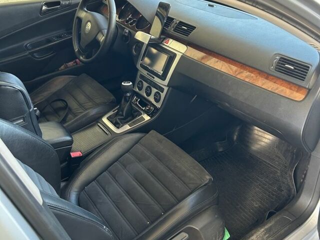 Серый Фольксваген Пассат, объемом двигателя 1.8 л и пробегом 208 тыс. км за 6000 $, фото 3 на Automoto.ua