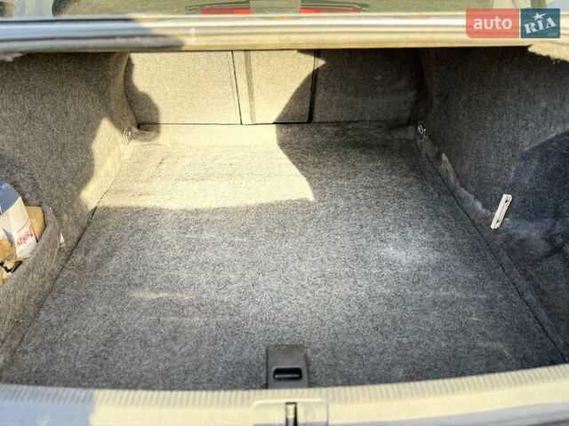 Серый Фольксваген Пассат, объемом двигателя 2 л и пробегом 309 тыс. км за 5900 $, фото 27 на Automoto.ua