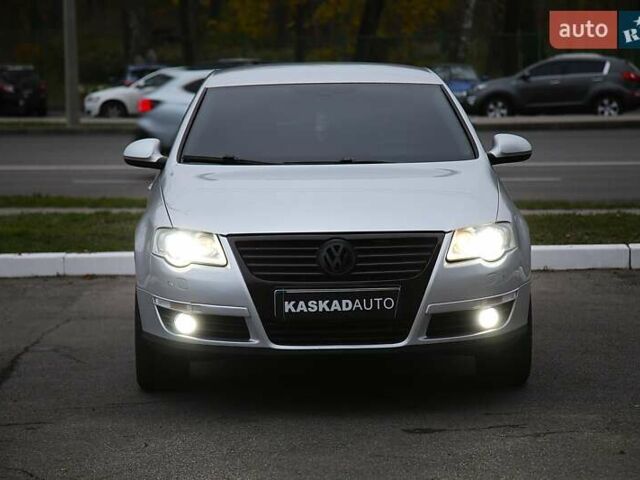 Сірий Фольксваген Пассат, об'ємом двигуна 1.8 л та пробігом 241 тис. км за 6900 $, фото 1 на Automoto.ua