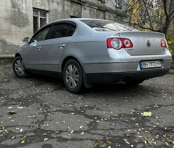 Серый Фольксваген Пассат, объемом двигателя 1.8 л и пробегом 478 тыс. км за 5700 $, фото 2 на Automoto.ua