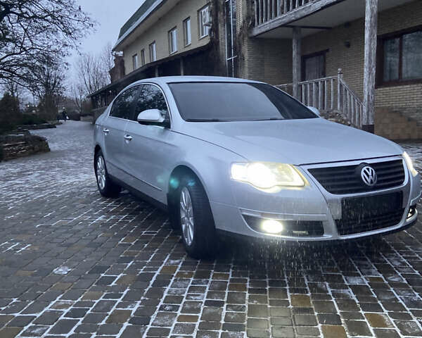 Сірий Фольксваген Пассат, об'ємом двигуна 1.8 л та пробігом 188 тис. км за 7000 $, фото 1 на Automoto.ua