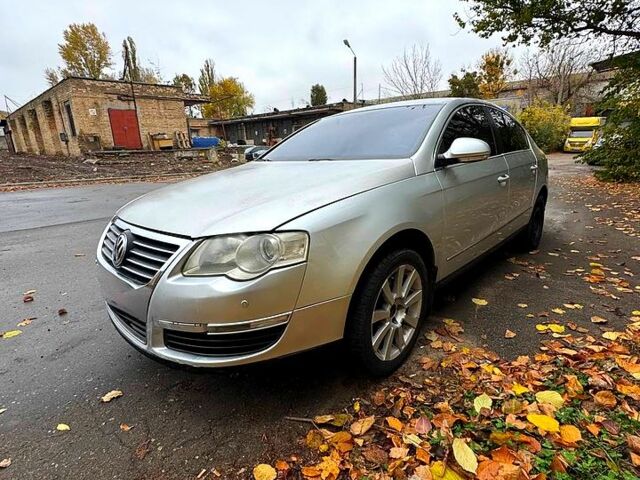 Серый Фольксваген Пассат, объемом двигателя 2 л и пробегом 220 тыс. км за 5500 $, фото 1 на Automoto.ua