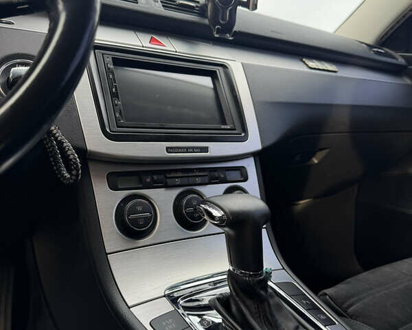 Серый Фольксваген Пассат, объемом двигателя 1.8 л и пробегом 267 тыс. км за 7300 $, фото 13 на Automoto.ua