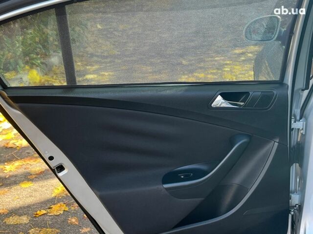 Серый Фольксваген Пассат, объемом двигателя 1.8 л и пробегом 258 тыс. км за 7390 $, фото 21 на Automoto.ua