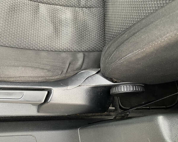 Серый Фольксваген Пассат, объемом двигателя 1.8 л и пробегом 204 тыс. км за 6000 $, фото 21 на Automoto.ua