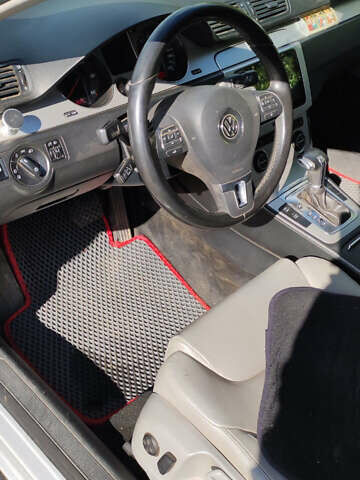 Серый Фольксваген Пассат, объемом двигателя 2 л и пробегом 320 тыс. км за 8000 $, фото 7 на Automoto.ua