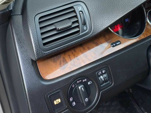 Серый Фольксваген Пассат, объемом двигателя 1.8 л и пробегом 240 тыс. км за 6499 $, фото 15 на Automoto.ua