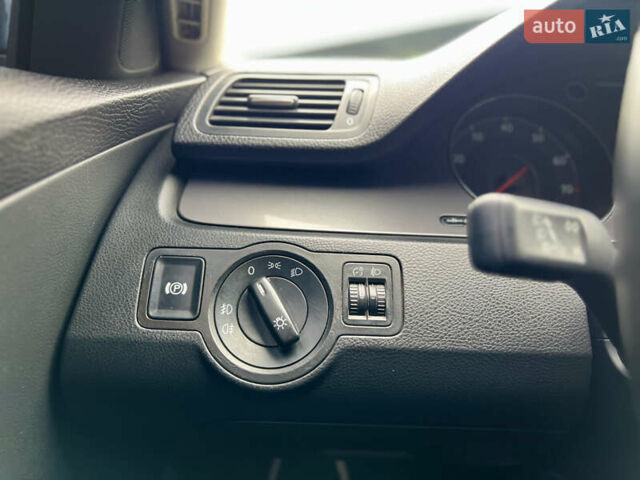 Серый Фольксваген Пассат, объемом двигателя 1.8 л и пробегом 292 тыс. км за 6500 $, фото 21 на Automoto.ua