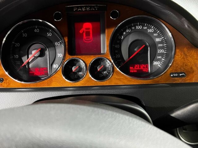 Серый Фольксваген Пассат, объемом двигателя 0.18 л и пробегом 231 тыс. км за 6400 $, фото 4 на Automoto.ua
