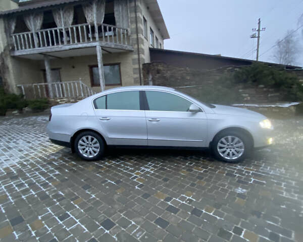 Сірий Фольксваген Пассат, об'ємом двигуна 1.8 л та пробігом 188 тис. км за 7000 $, фото 6 на Automoto.ua