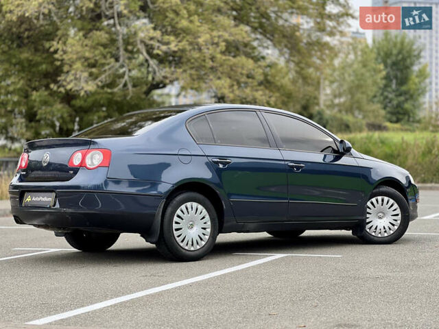 Серый Фольксваген Пассат, объемом двигателя 1.8 л и пробегом 292 тыс. км за 6500 $, фото 4 на Automoto.ua