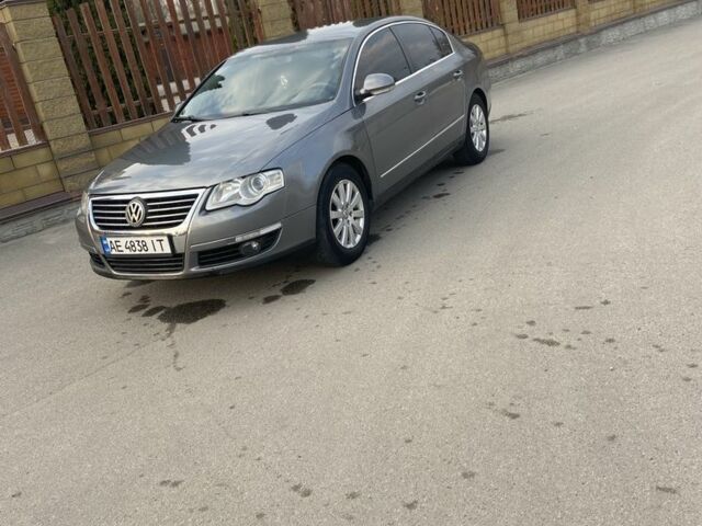 Сірий Фольксваген Пассат, об'ємом двигуна 1.8 л та пробігом 174 тис. км за 5800 $, фото 2 на Automoto.ua