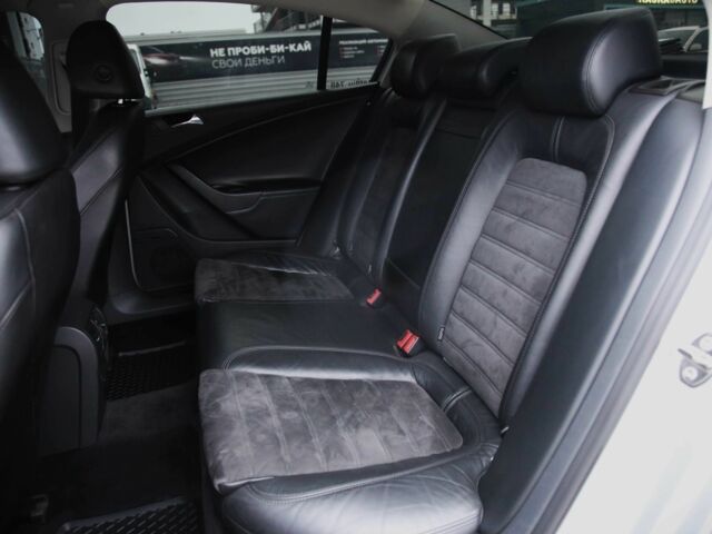 Сірий Фольксваген Пассат, об'ємом двигуна 1.8 л та пробігом 241 тис. км за 6900 $, фото 7 на Automoto.ua