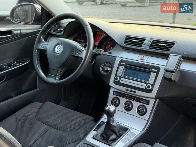Сірий Фольксваген Пассат, об'ємом двигуна 2 л та пробігом 310 тис. км за 5800 $, фото 27 на Automoto.ua
