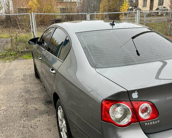 Серый Фольксваген Пассат, объемом двигателя 2 л и пробегом 176 тыс. км за 7000 $, фото 7 на Automoto.ua
