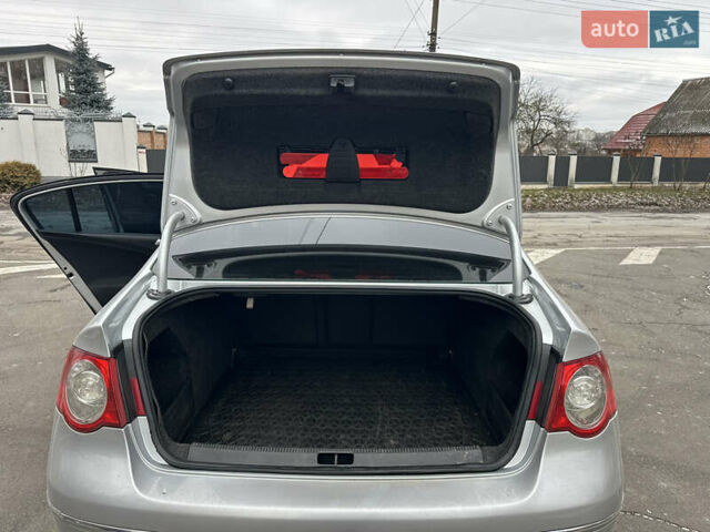 Сірий Фольксваген Пассат, об'ємом двигуна 2 л та пробігом 272 тис. км за 6999 $, фото 35 на Automoto.ua