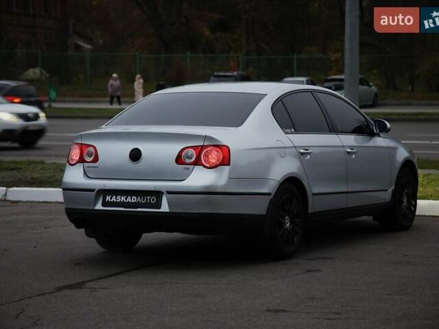 Сірий Фольксваген Пассат, об'ємом двигуна 1.8 л та пробігом 241 тис. км за 6900 $, фото 5 на Automoto.ua