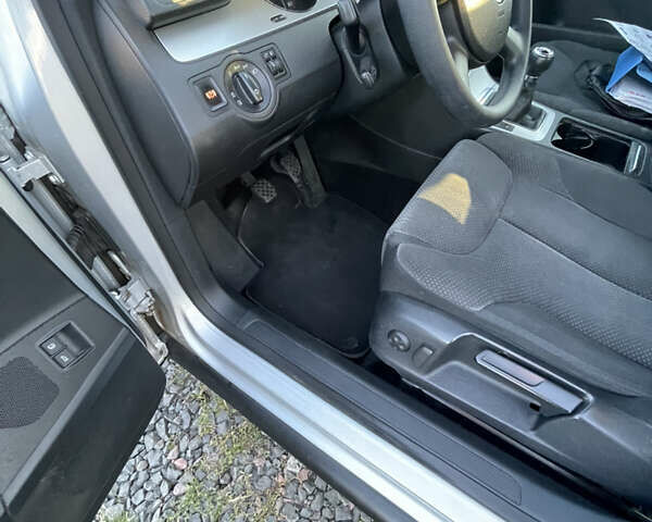 Сірий Фольксваген Пассат, об'ємом двигуна 1.4 л та пробігом 155 тис. км за 6400 $, фото 20 на Automoto.ua