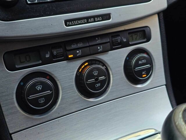 Серый Фольксваген Пассат, объемом двигателя 1.8 л и пробегом 240 тыс. км за 6499 $, фото 16 на Automoto.ua