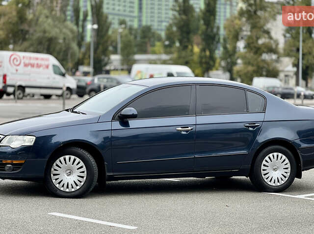 Серый Фольксваген Пассат, объемом двигателя 1.8 л и пробегом 292 тыс. км за 6500 $, фото 2 на Automoto.ua