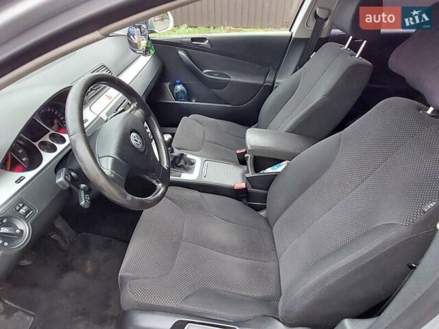 Сірий Фольксваген Пассат, об'ємом двигуна 1.8 л та пробігом 356 тис. км за 6150 $, фото 11 на Automoto.ua