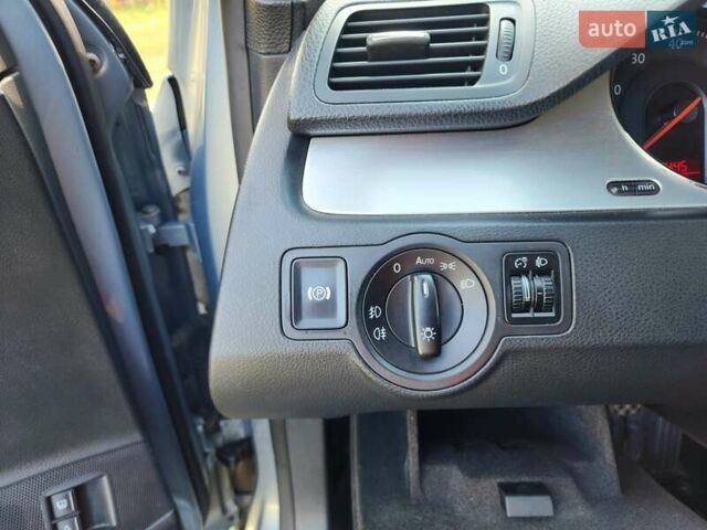 Серый Фольксваген Пассат, объемом двигателя 1.8 л и пробегом 230 тыс. км за 7500 $, фото 10 на Automoto.ua