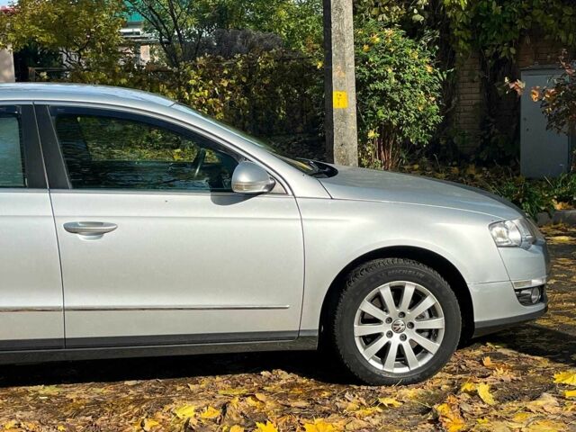 Сірий Фольксваген Пассат, об'ємом двигуна 1.8 л та пробігом 258 тис. км за 6890 $, фото 13 на Automoto.ua