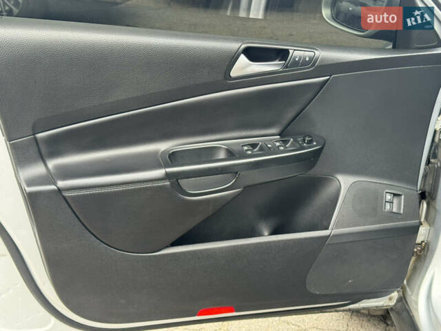 Серый Фольксваген Пассат, объемом двигателя 1.97 л и пробегом 275 тыс. км за 6950 $, фото 115 на Automoto.ua