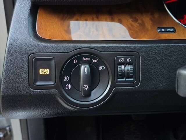 Серый Фольксваген Пассат, объемом двигателя 1.8 л и пробегом 240 тыс. км за 6499 $, фото 14 на Automoto.ua