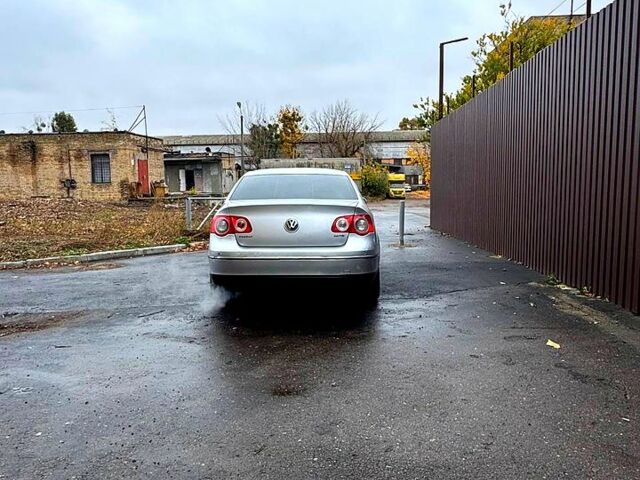 Серый Фольксваген Пассат, объемом двигателя 2 л и пробегом 220 тыс. км за 5500 $, фото 5 на Automoto.ua