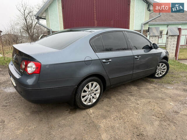 Серый Фольксваген Пассат, объемом двигателя 1.97 л и пробегом 236 тыс. км за 6000 $, фото 3 на Automoto.ua