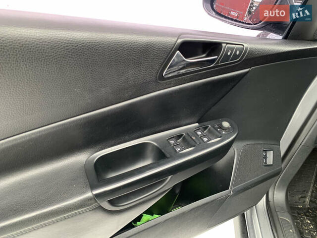 Сірий Фольксваген Пассат, об'ємом двигуна 1.8 л та пробігом 291 тис. км за 4950 $, фото 14 на Automoto.ua