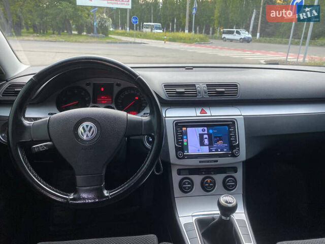 Сірий Фольксваген Пассат, об'ємом двигуна 1.8 л та пробігом 230 тис. км за 7500 $, фото 6 на Automoto.ua