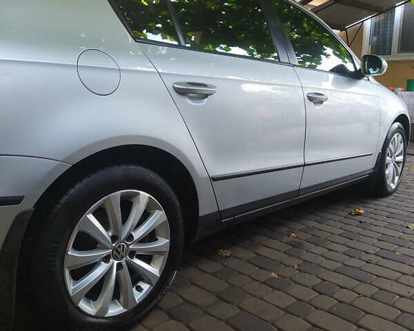 Серый Фольксваген Пассат, объемом двигателя 1.6 л и пробегом 178 тыс. км за 8100 $, фото 4 на Automoto.ua