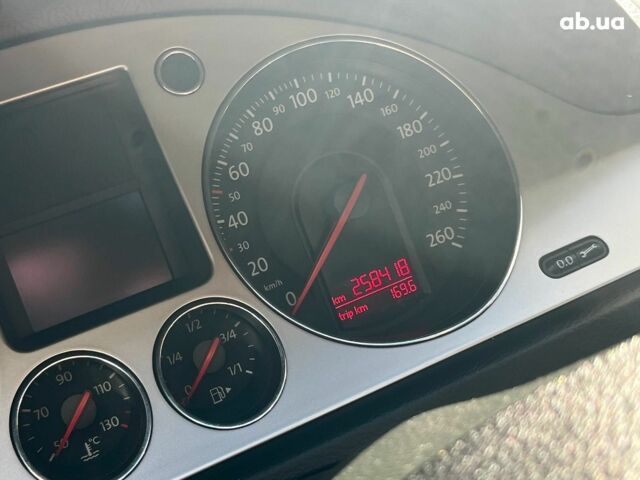 Серый Фольксваген Пассат, объемом двигателя 1.8 л и пробегом 258 тыс. км за 7390 $, фото 19 на Automoto.ua