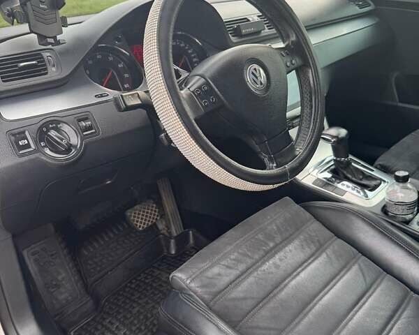 Серый Фольксваген Пассат, объемом двигателя 1.8 л и пробегом 285 тыс. км за 7800 $, фото 10 на Automoto.ua