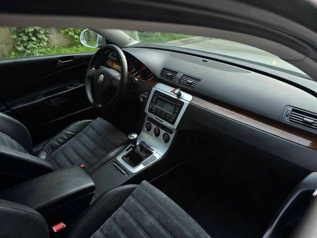 Серый Фольксваген Пассат, объемом двигателя 1.8 л и пробегом 240 тыс. км за 6499 $, фото 9 на Automoto.ua