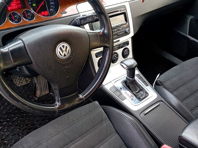 Серый Фольксваген Пассат, объемом двигателя 1.8 л и пробегом 200 тыс. км за 6200 $, фото 1 на Automoto.ua