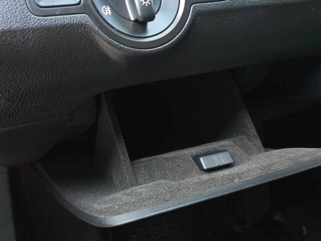 Серый Фольксваген Пассат, объемом двигателя 1.8 л и пробегом 240 тыс. км за 6499 $, фото 17 на Automoto.ua